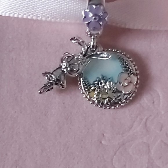 Pandora Disney Parks *Hong Kong Disneyland Exclusive* Stella Lou flower charm - Picture 13 of 14